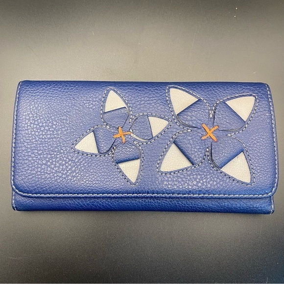 Relic Handbags - Relic by Fossil Leather Wallet